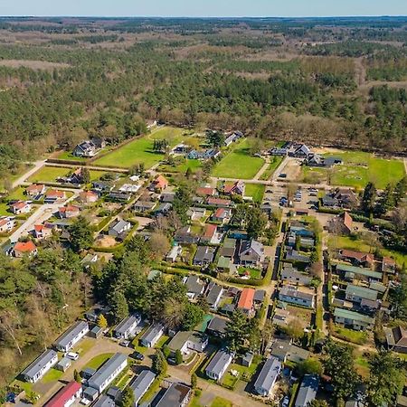 プッテン 4-Pers. Chalet Met Eigen Parkeerplaats In Veluweヴィラ エクステリア 写真