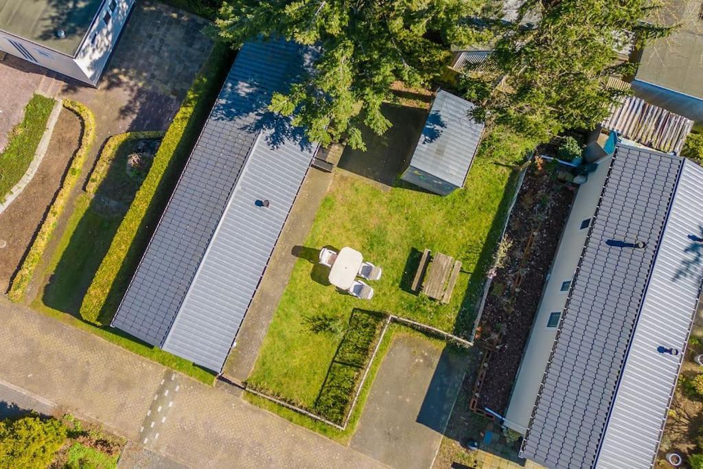 プッテン 4-Pers. Chalet Met Eigen Parkeerplaats In Veluweヴィラ エクステリア 写真